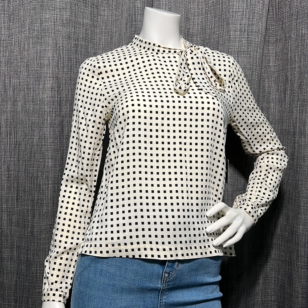 NWT Forever 21 Square Dot Geometric Printed Long Sleeve Neck Tie Blouse Small - Picture 2 of 11